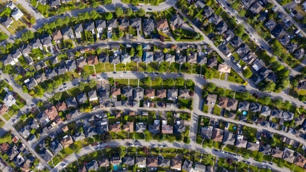 De mediane prijs van Canadese huizen is jaar op jaar met 38% gestegen, maar lager dan in maart