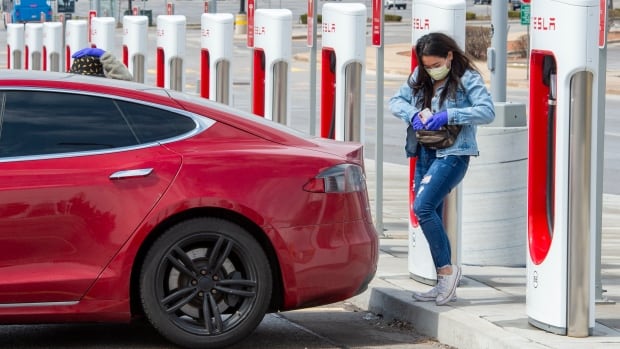 Waarom voorstanders zeggen dat Canada de adoptie van elektrische auto's moet versnellen?
