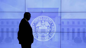 Twee topfunctionarissen van de Amerikaanse centrale bank zijn afgetreden na berichten over controversiële investeringsdeals