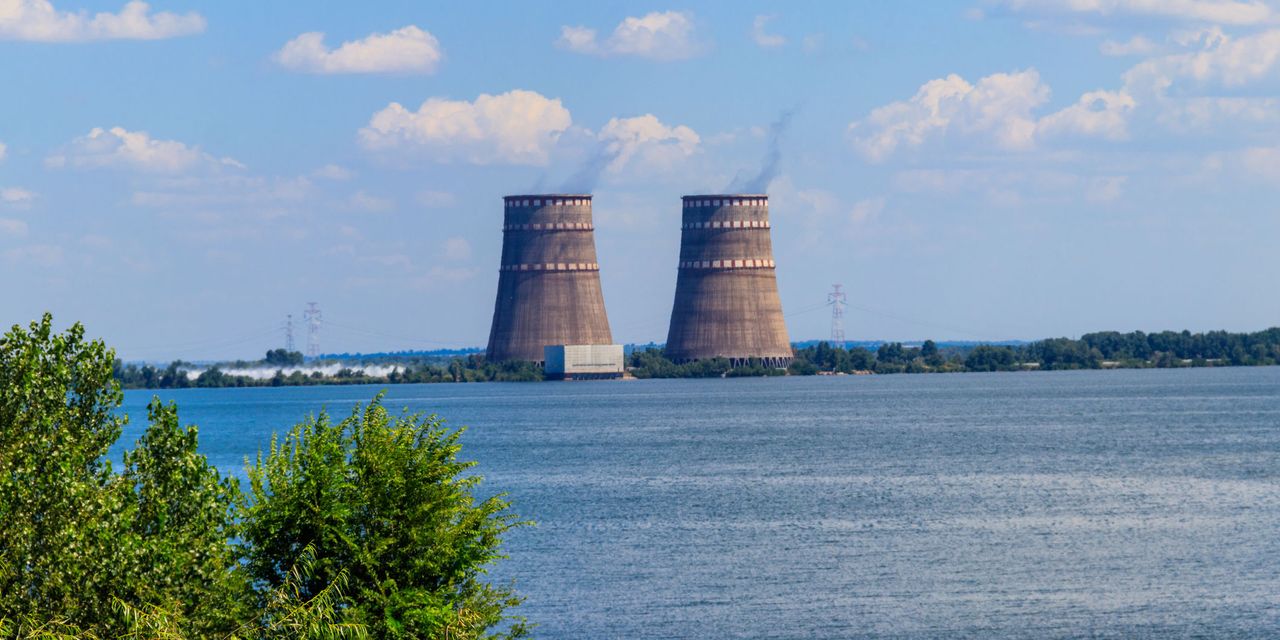Amerikaanse aandelenfutures dalen als Rusland de grootste kerncentrale van Oekraïne aanvalt