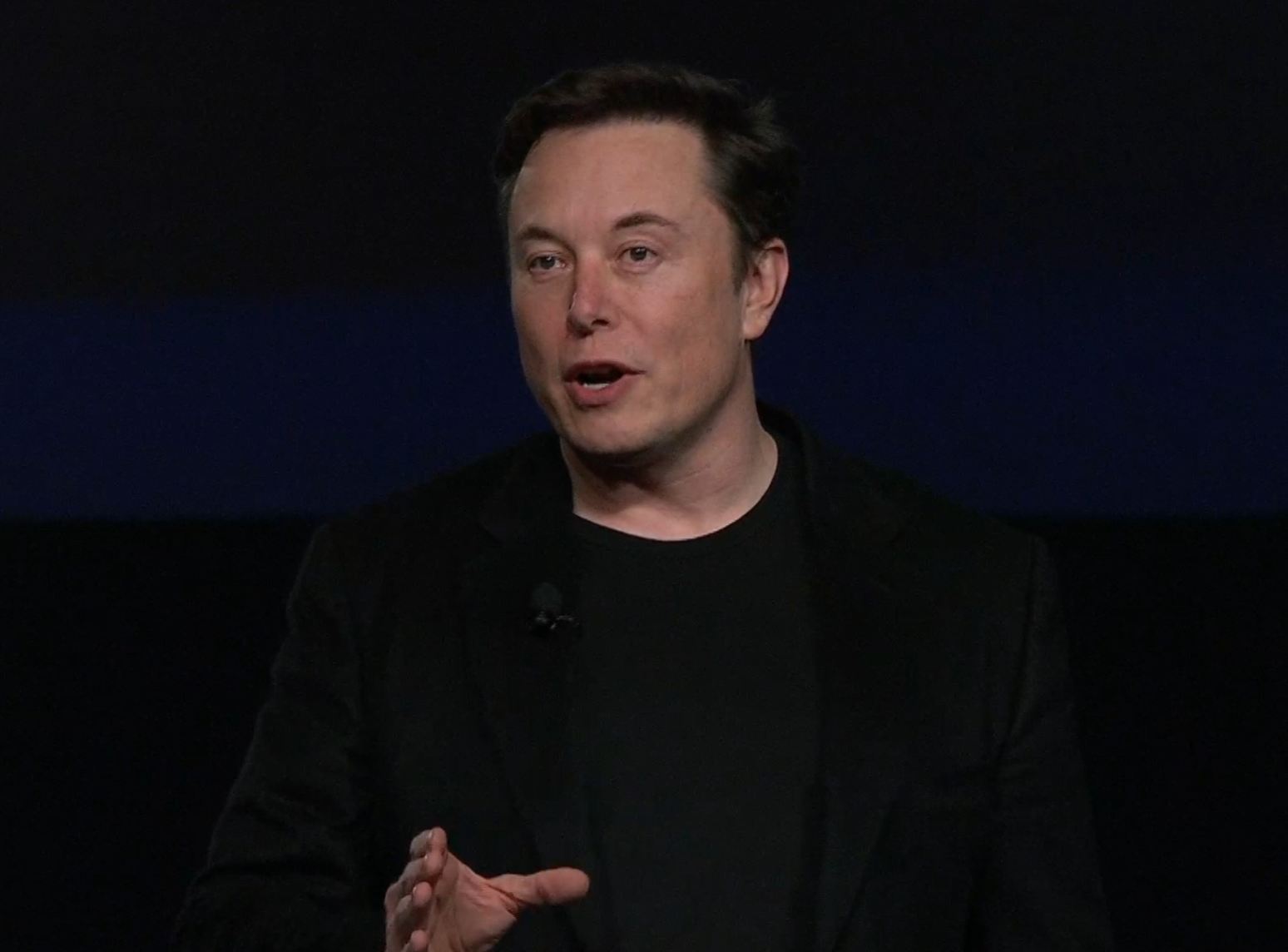 Elon Musk belicht Tesla’s ‘enige pad’ naar volledig autonoom rijden