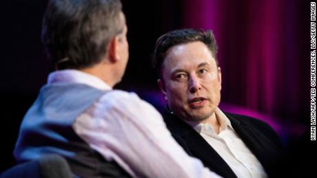 Waarom Tesla-investeerders zich misschien zorgen moeten maken over de Twitter-afleiding van Elon Musk