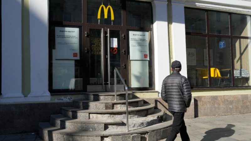 Oorlog in Oekraïne: McDonald’s verkoopt zijn bedrijf in Rusland