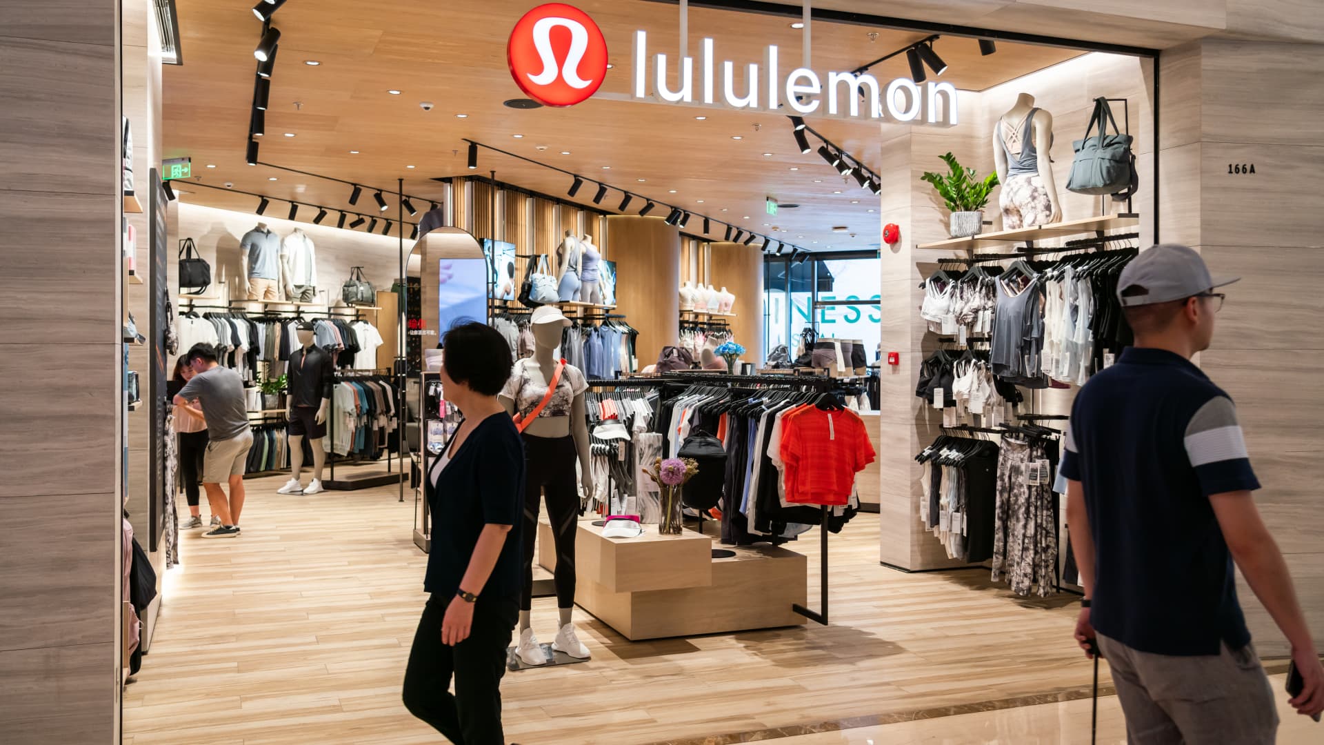 De winst van Lululemon (LULU) voor het eerste kwartaal van 2022 overtreft de schattingen