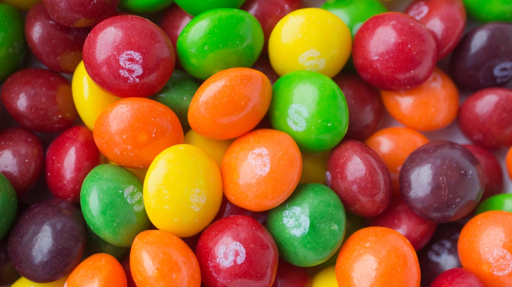 Skittles zijn giftig: een rechtszaak |  CTV Nieuws