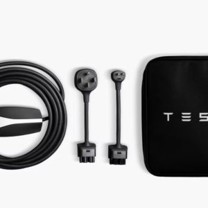 Tesla geeft promotiecodes van $ 200 uit in plaats van connectoren voor mobiele telefoons te leveren