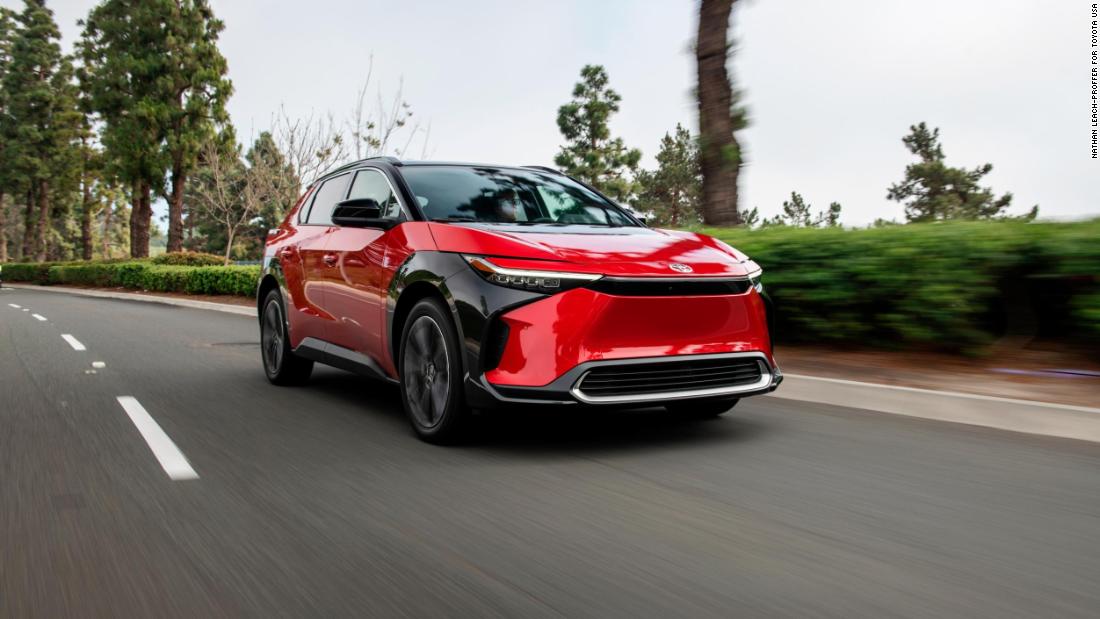 Toyota biedt aan om bZ4X elektrische SUV terug te kopen met wielen die eraf kunnen vallen