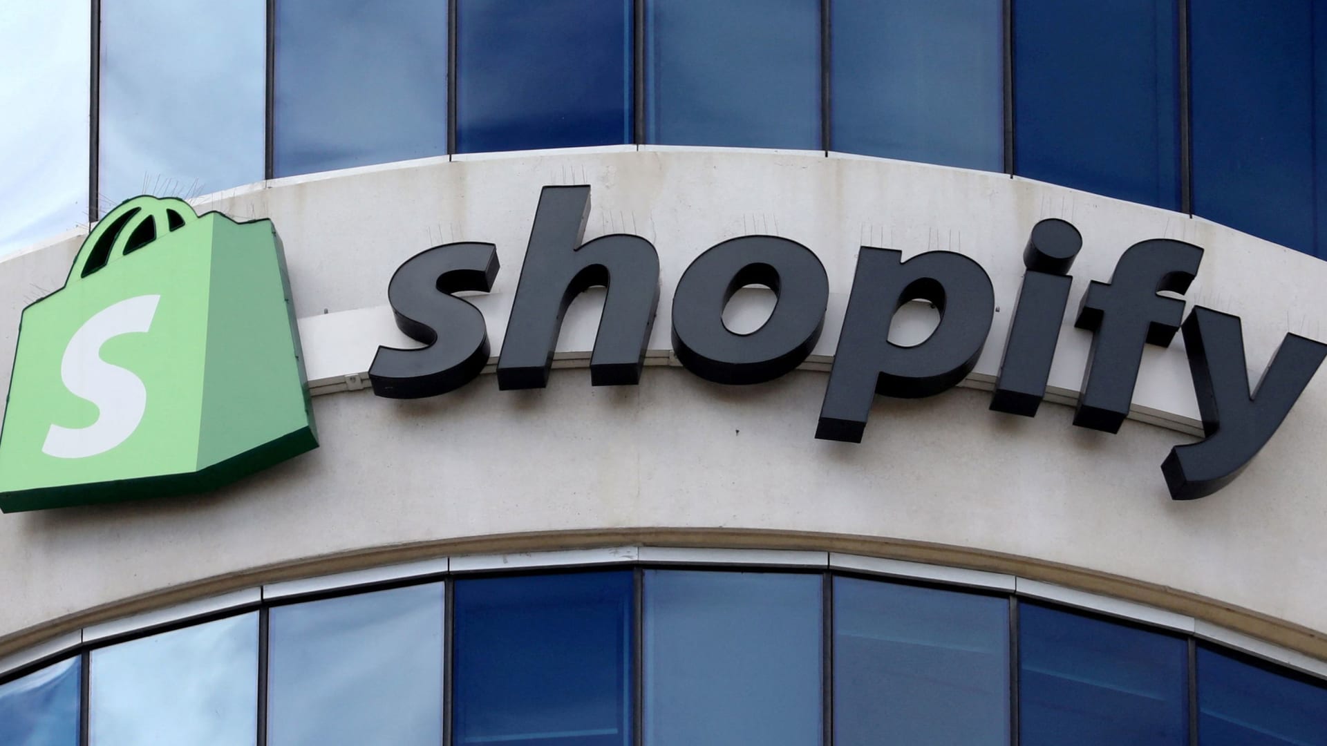 Shopify waarschuwt verkopers tegen het gebruik van Amazon's Buy With Prime