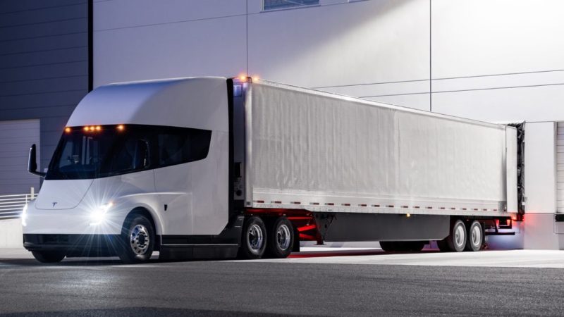Semi-productie Tesla begint, Pepsi krijgt eerste elektrische vrachtwagens