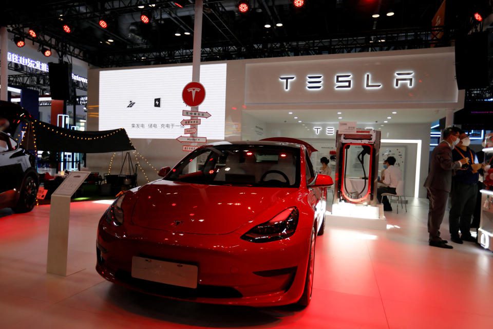 Een elektrisch voertuig van Tesla Model 3 (EV) is te zien op de China International Trade and Services Exhibition (CIFTIS) in Peking, China op 1 september 2022. REUTERS/Florence Lu