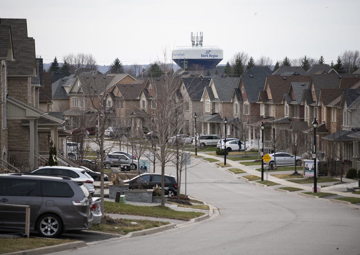 Huiseigenaren met hypotheken met variabele rente staan ​​onder zware druk nu de rente stijgt en de huizenprijzen dalen, waarschuwt de Bank of Canada