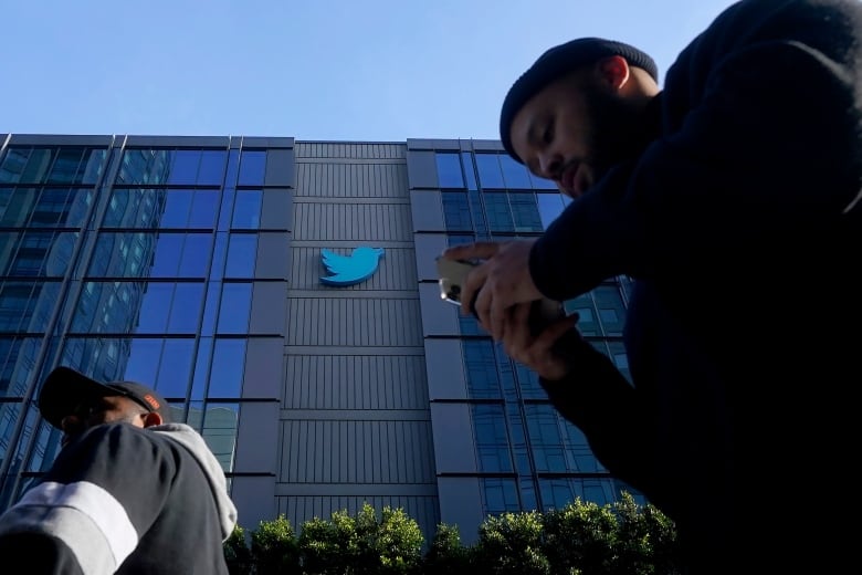 Twitter-gebruikers kunnen binnenkort een blauw vinkje ‘Just Like a Celebrity’ kopen voor $ 8 per maand