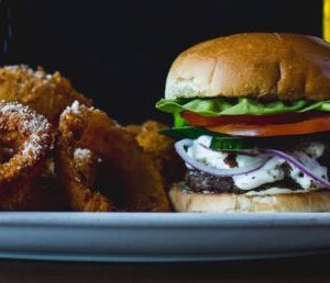 Bin 4 Burger Lounge herintroduceert goedkope hamburgers op de late avond