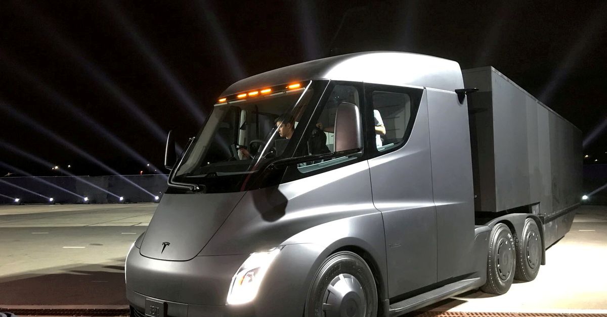 Musk maakt zich eindelijk op om het op te nemen tegen een Tesla-truck voor een stoer publiek
